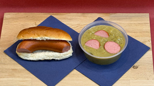 Erwtensoep en broodje Hema-worst